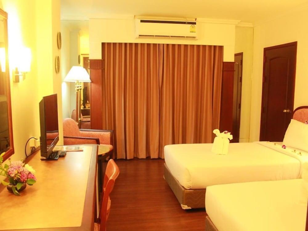 Mayflower Grande Hotel Phitszanulok Kültér fotó