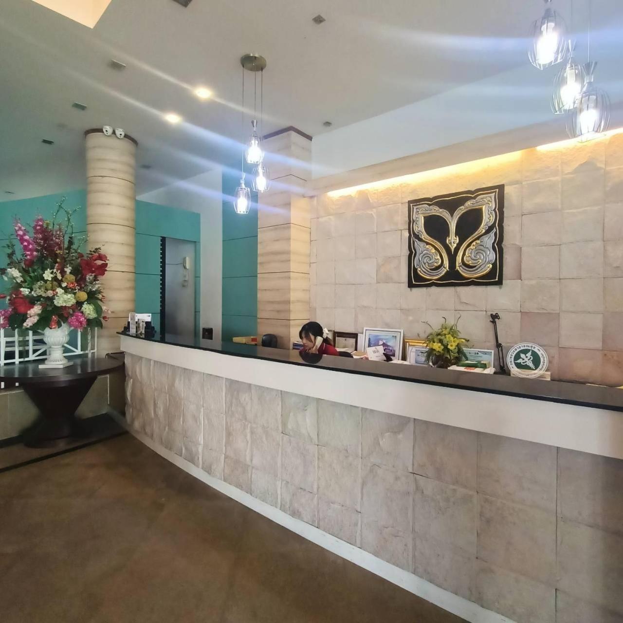 Mayflower Grande Hotel Phitszanulok Kültér fotó