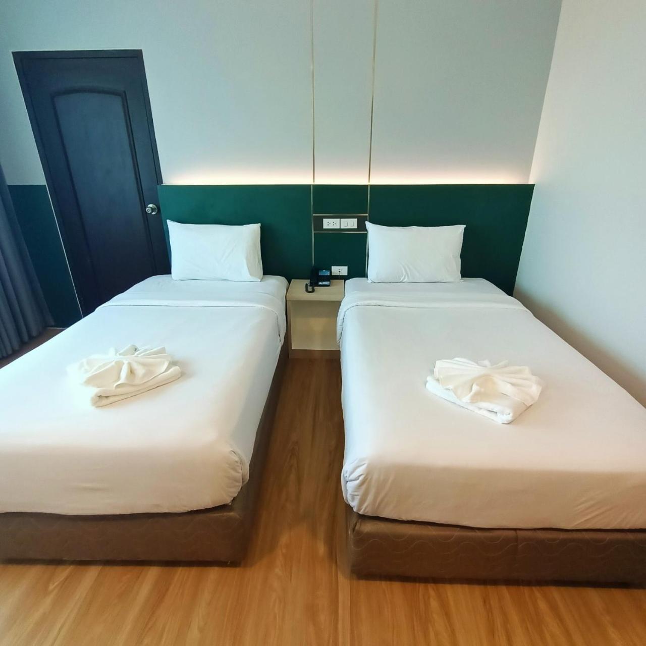 Mayflower Grande Hotel Phitszanulok Kültér fotó