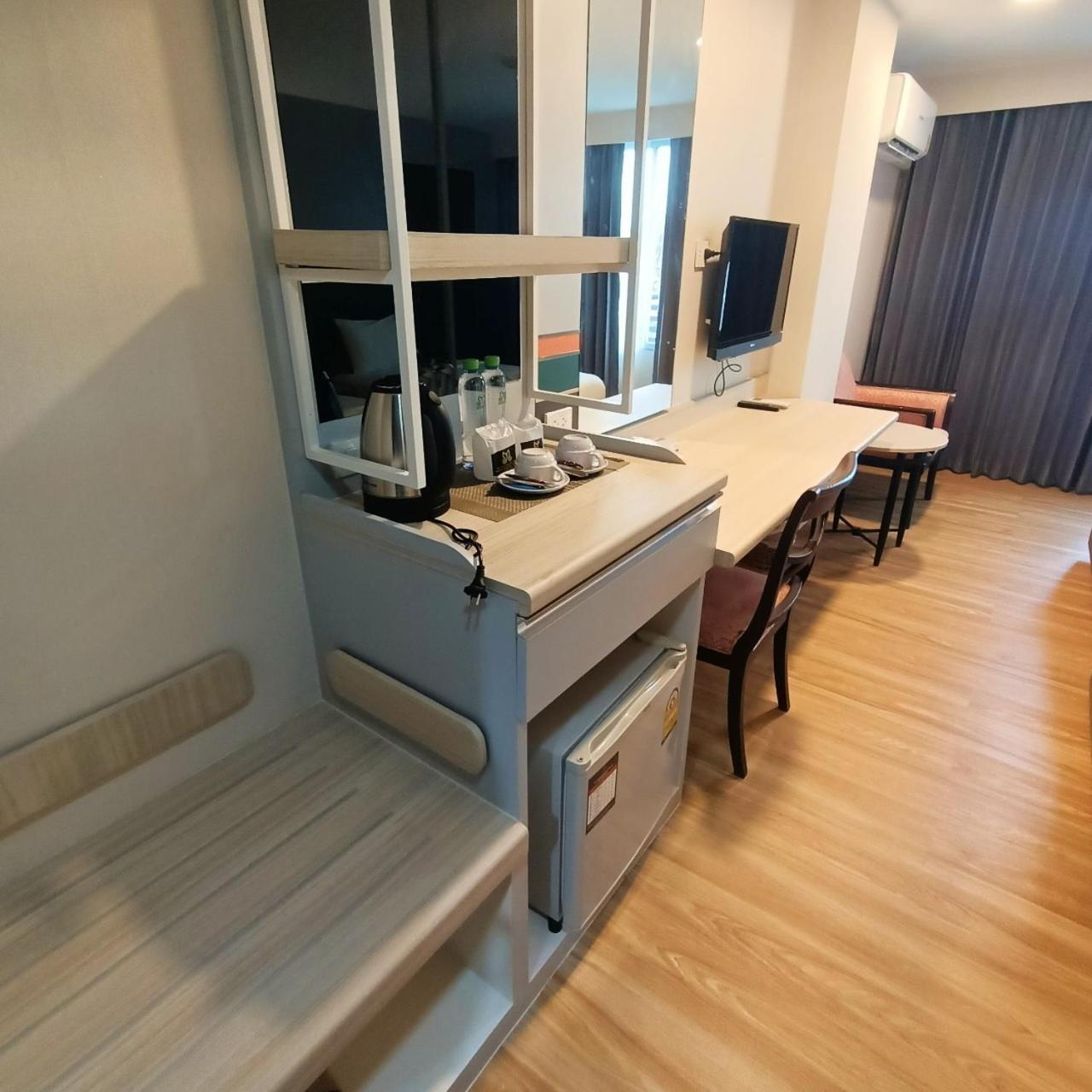 Mayflower Grande Hotel Phitszanulok Kültér fotó