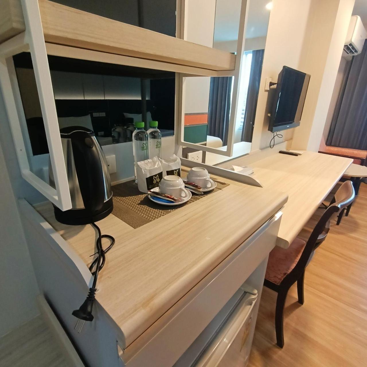Mayflower Grande Hotel Phitszanulok Kültér fotó
