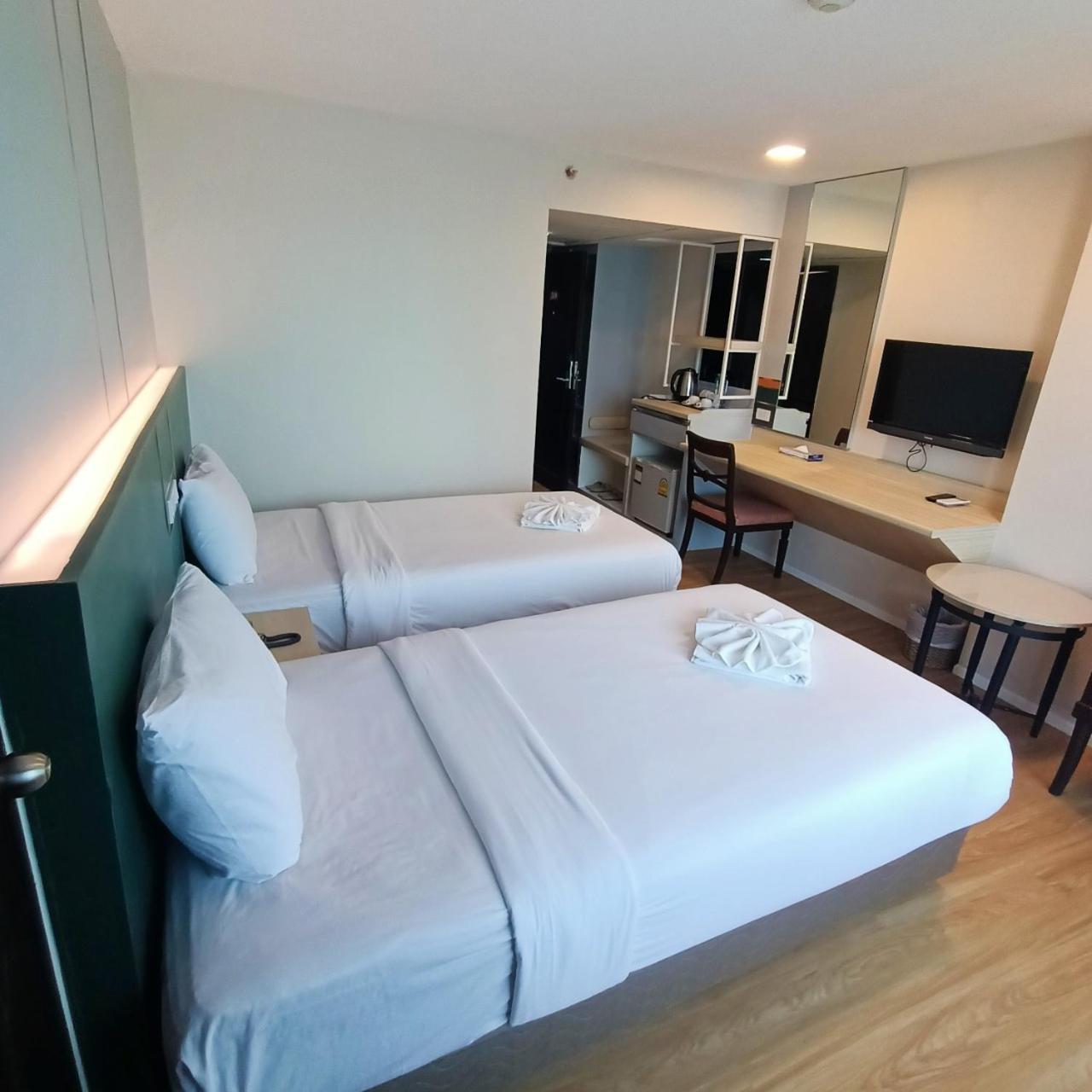 Mayflower Grande Hotel Phitszanulok Kültér fotó