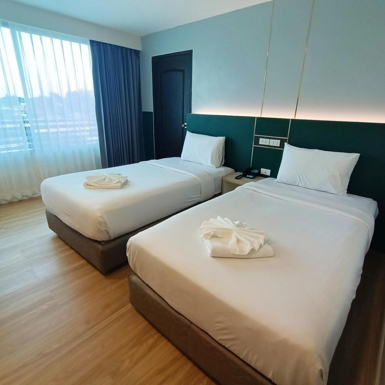 Mayflower Grande Hotel Phitszanulok Kültér fotó