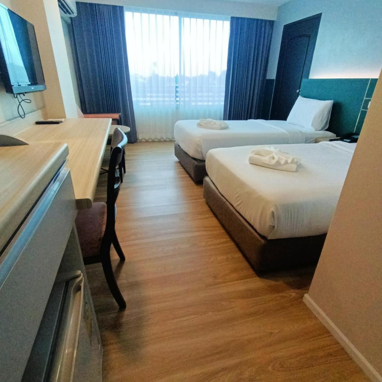 Mayflower Grande Hotel Phitszanulok Kültér fotó