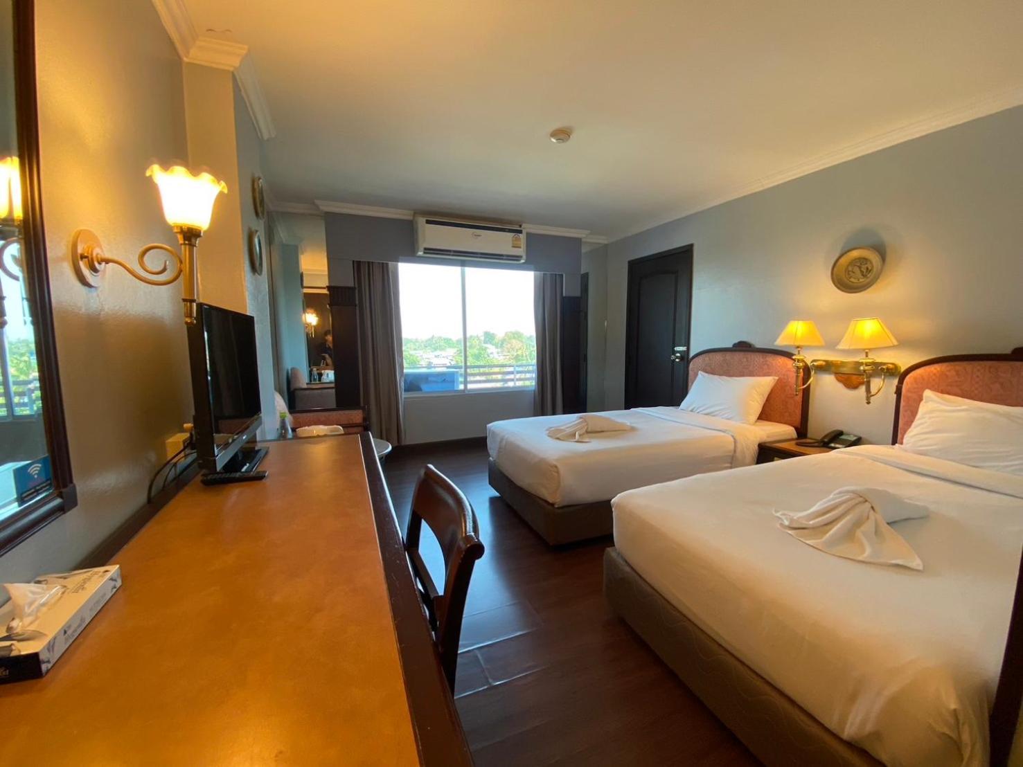 Mayflower Grande Hotel Phitszanulok Kültér fotó