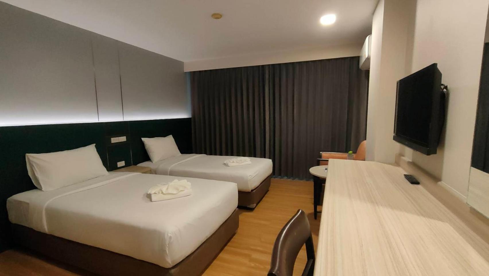 Mayflower Grande Hotel Phitszanulok Kültér fotó