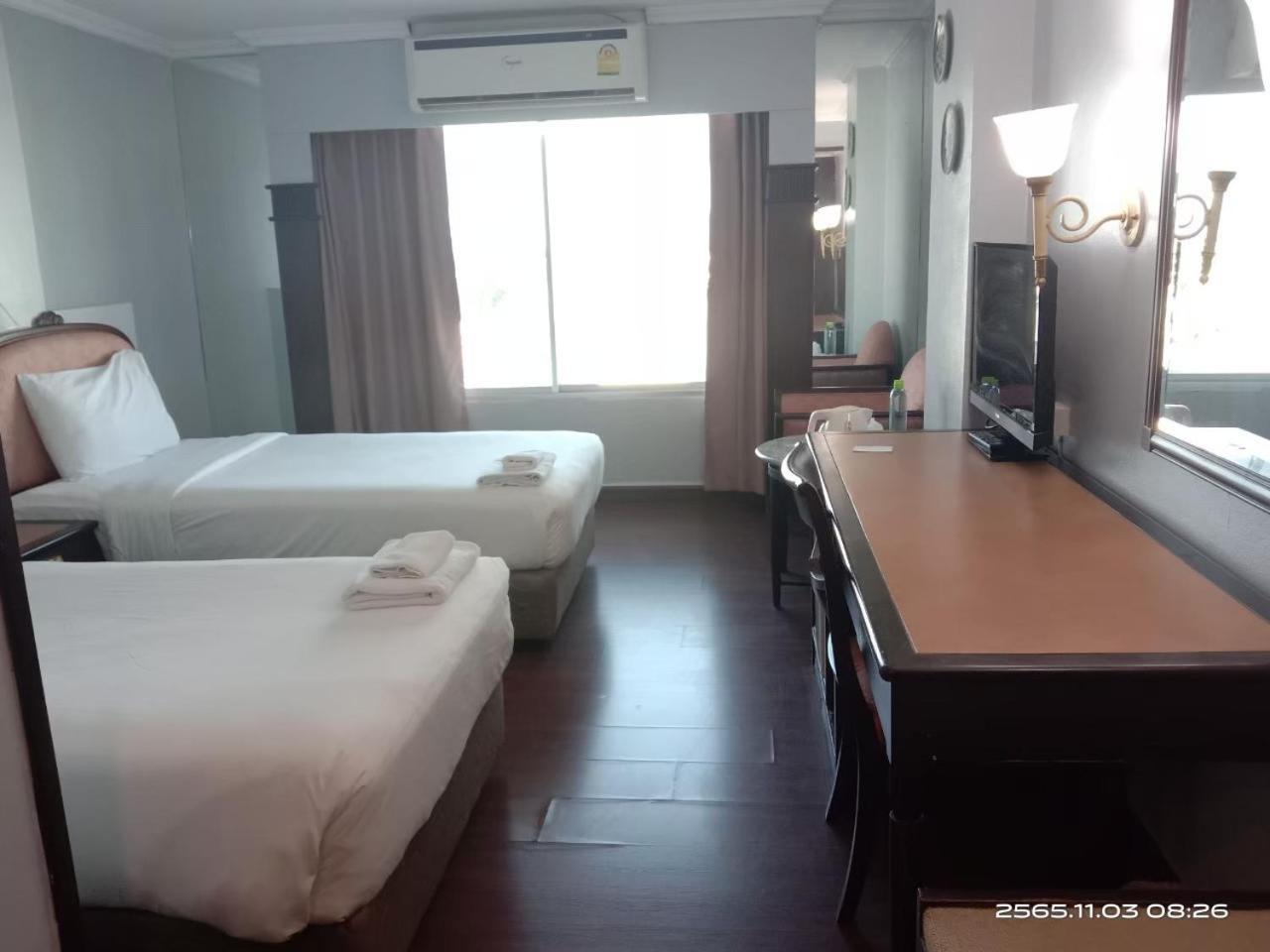 Mayflower Grande Hotel Phitszanulok Kültér fotó