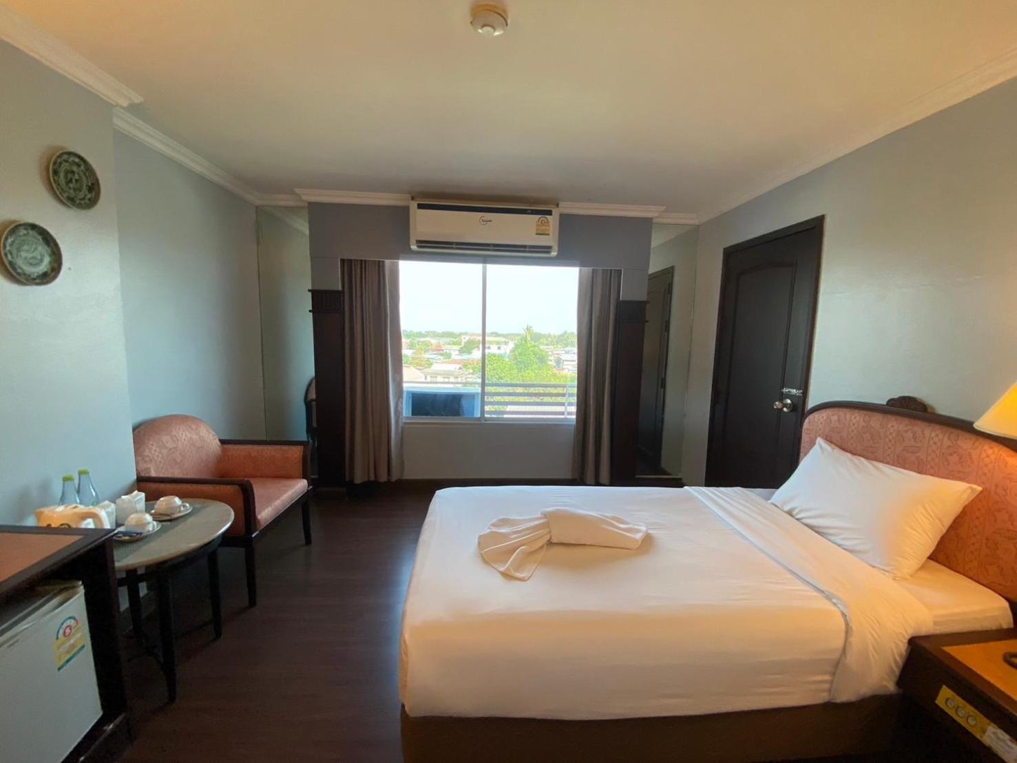 Mayflower Grande Hotel Phitszanulok Kültér fotó