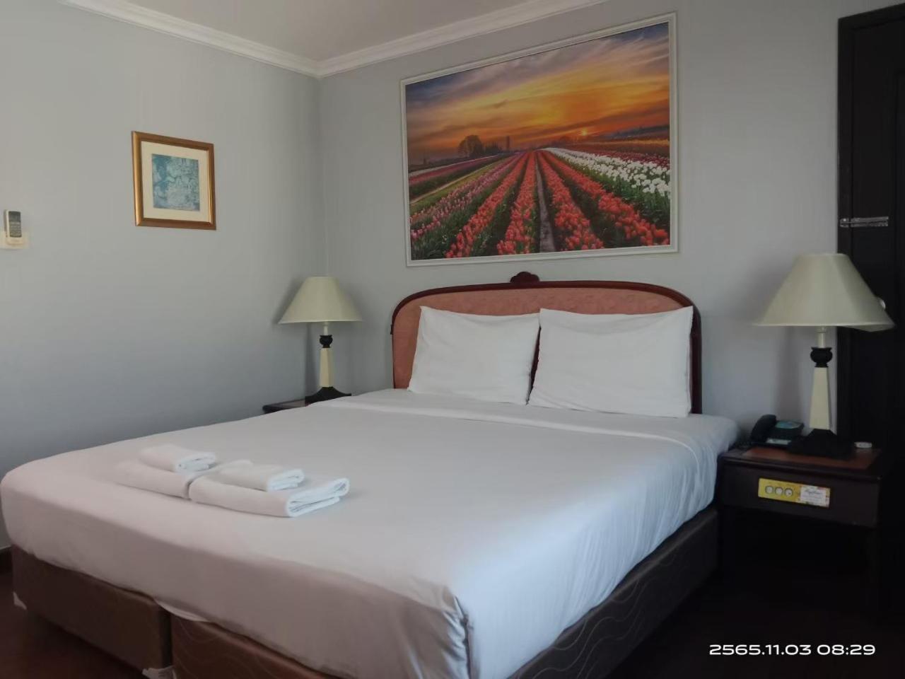 Mayflower Grande Hotel Phitszanulok Kültér fotó
