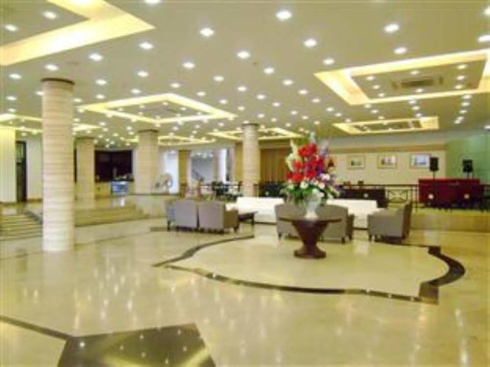 Mayflower Grande Hotel Phitszanulok Kültér fotó