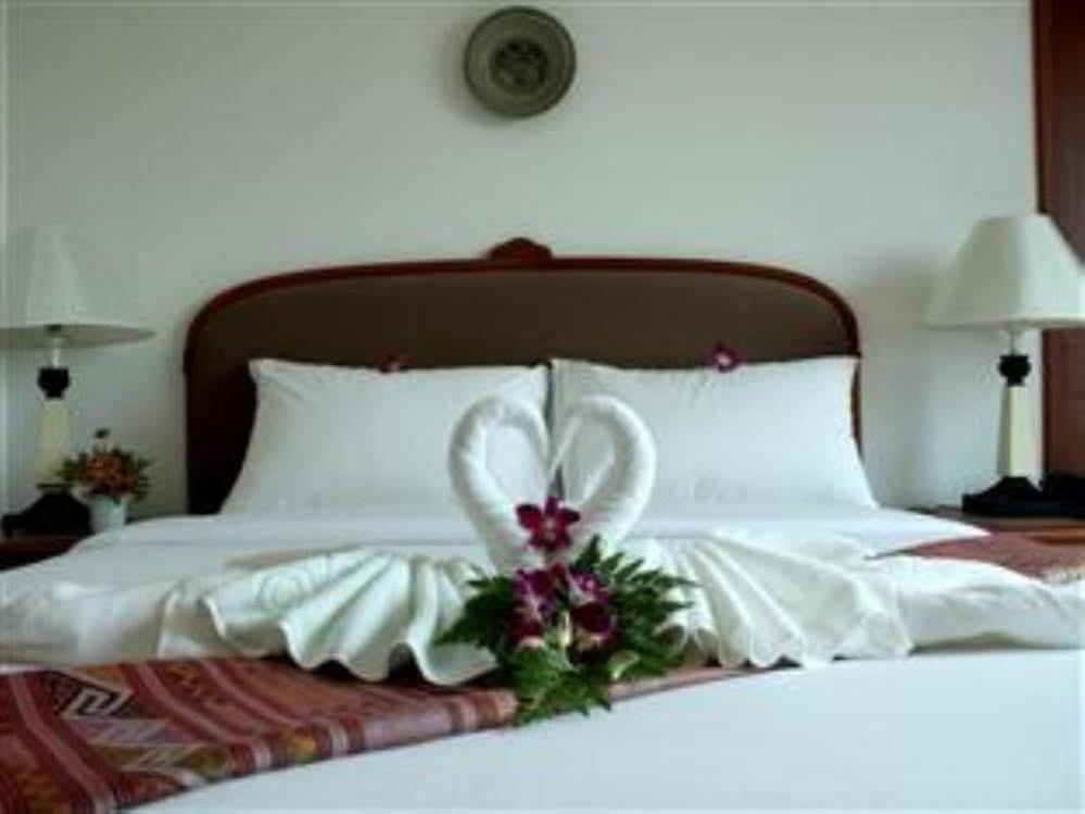 Mayflower Grande Hotel Phitszanulok Kültér fotó