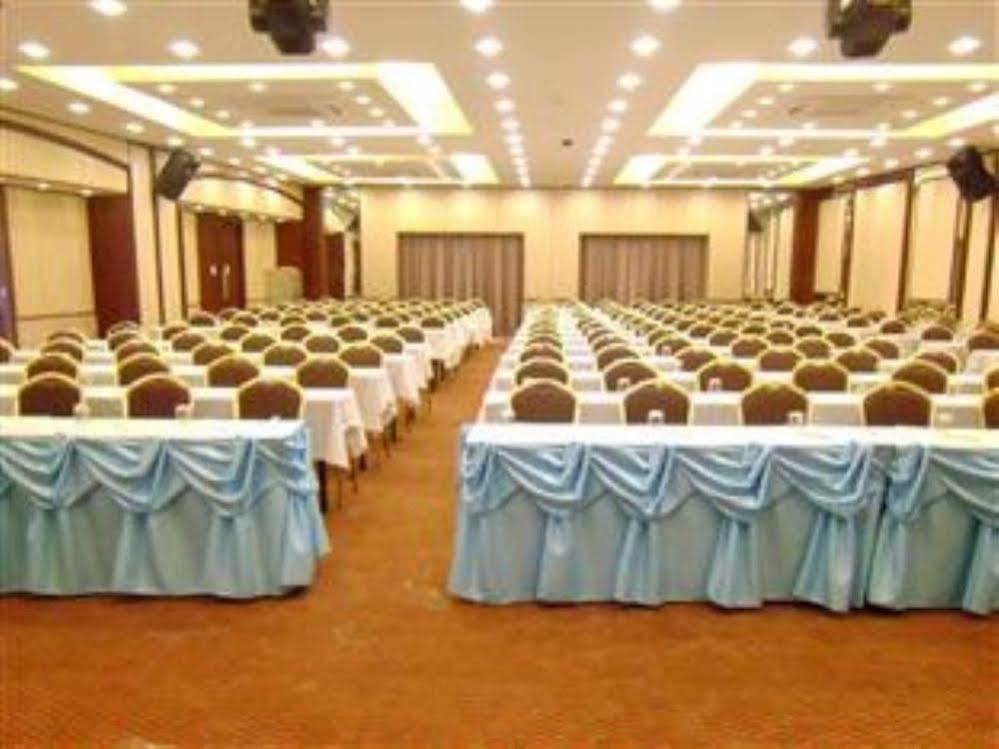 Mayflower Grande Hotel Phitszanulok Kültér fotó